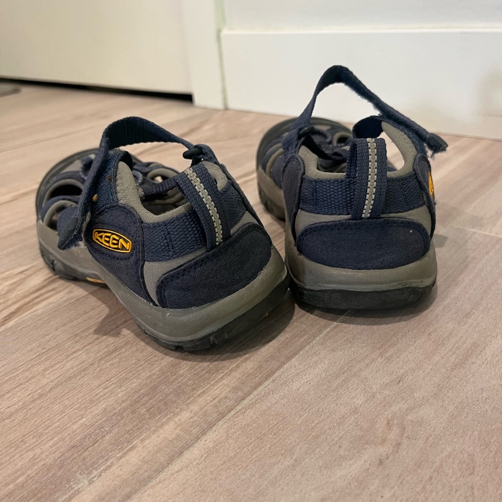 KEEN Kids' Dark Blue and Gray Sandals Size 1 - Picture 7 of 11